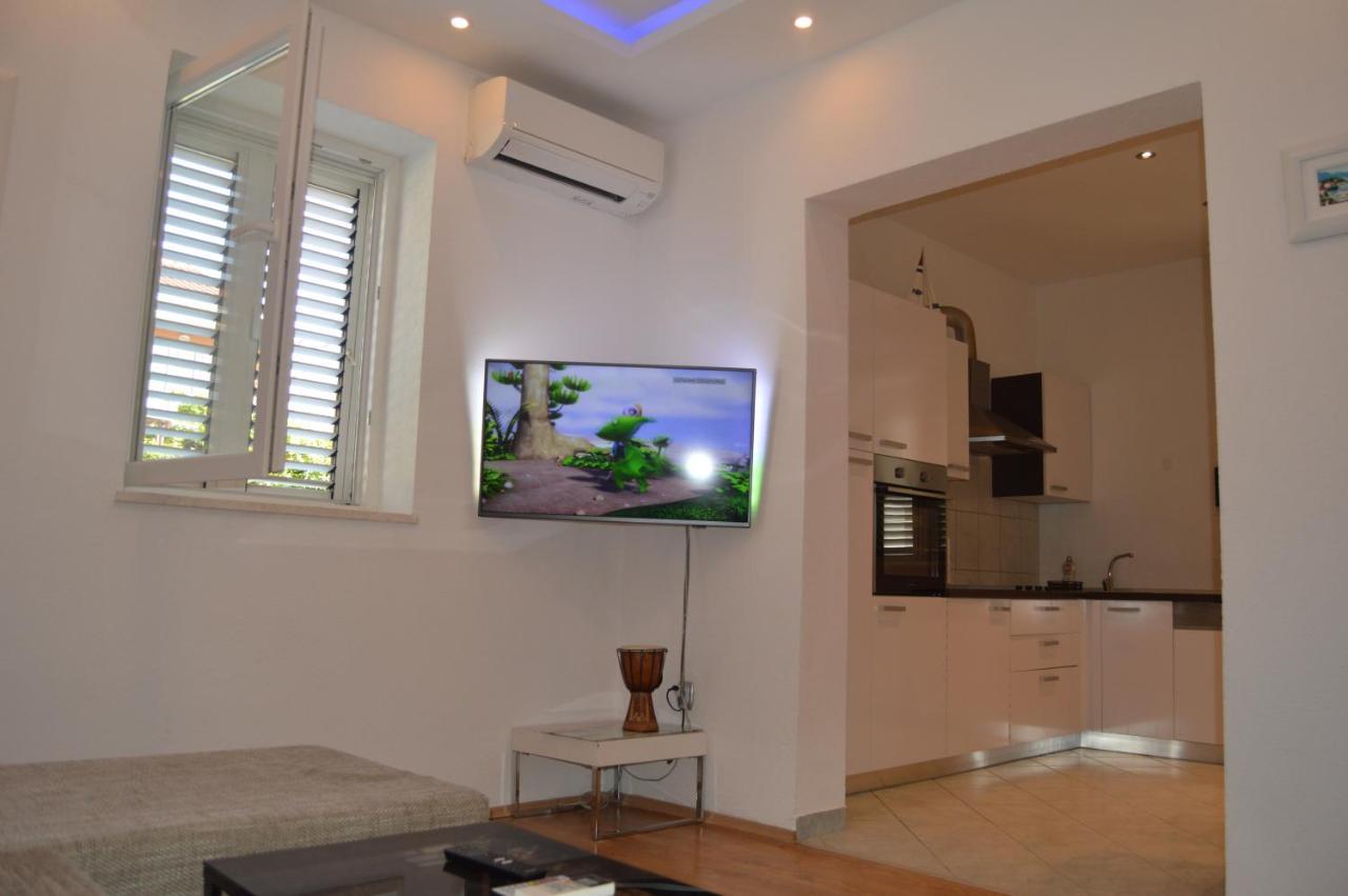 Lipa Mare Apartment Solin Exterior photo